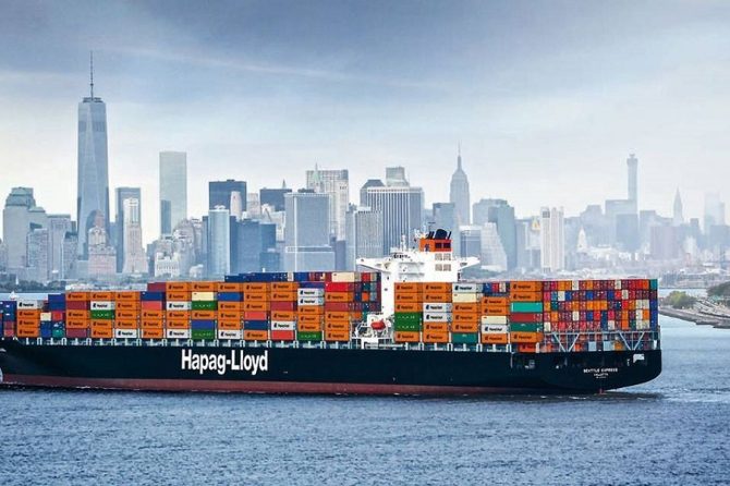 Hapag-Lloyd vessel