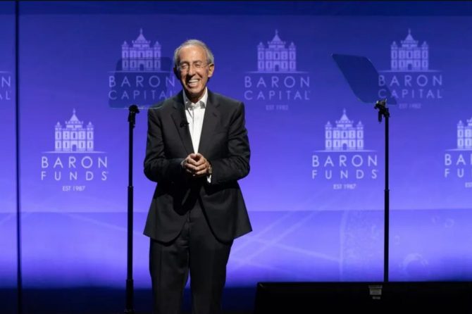 Veteran investor Ron Baron speaks to a crowded audience at the Met during the 2022 Baron Investment Conference