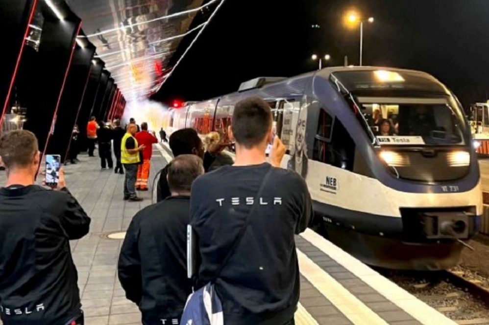 Tesla Giga Berlin train