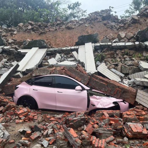 model y wall collapse