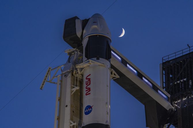 SpaceX Falcon 9 with Dragon