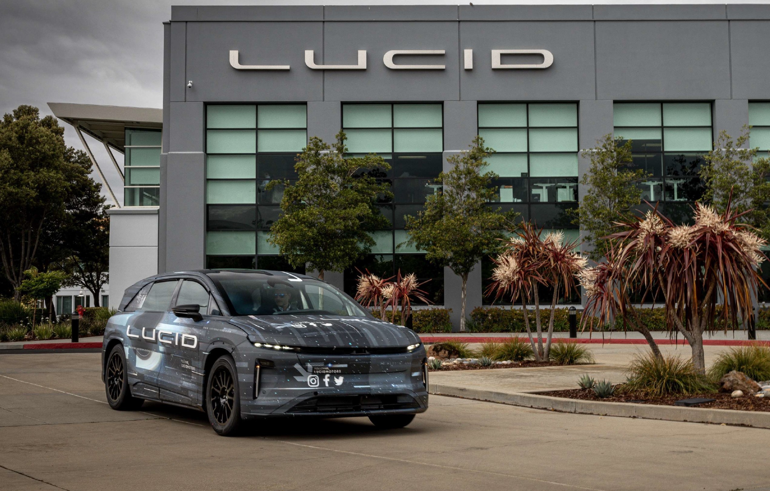 Lucid air outlet lease