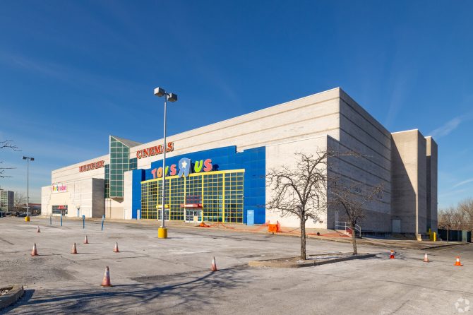 30-02-Whitestone-Expy-Flushing-NY-Primary-Photo-1-LargeHighDefinition