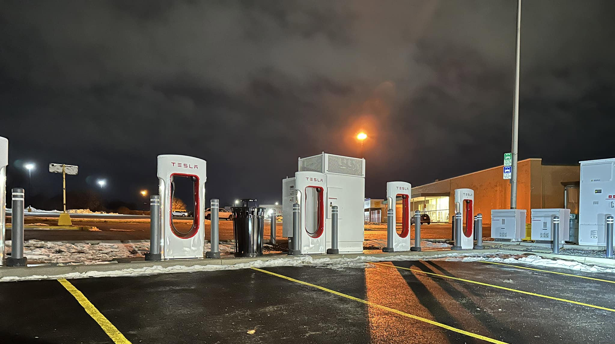 Tesla Supercharger in Brockville