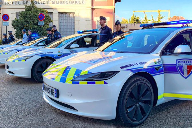 french-tesla-police