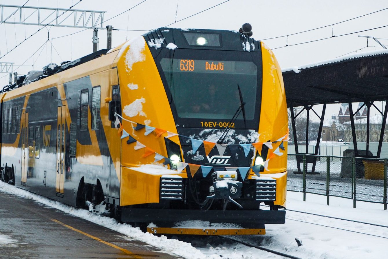 Starlink to Bring High-Speed Internet to Trains in Prague and Latvia ...