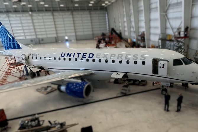 United Receives FAA Certification on Starlink Aircraft