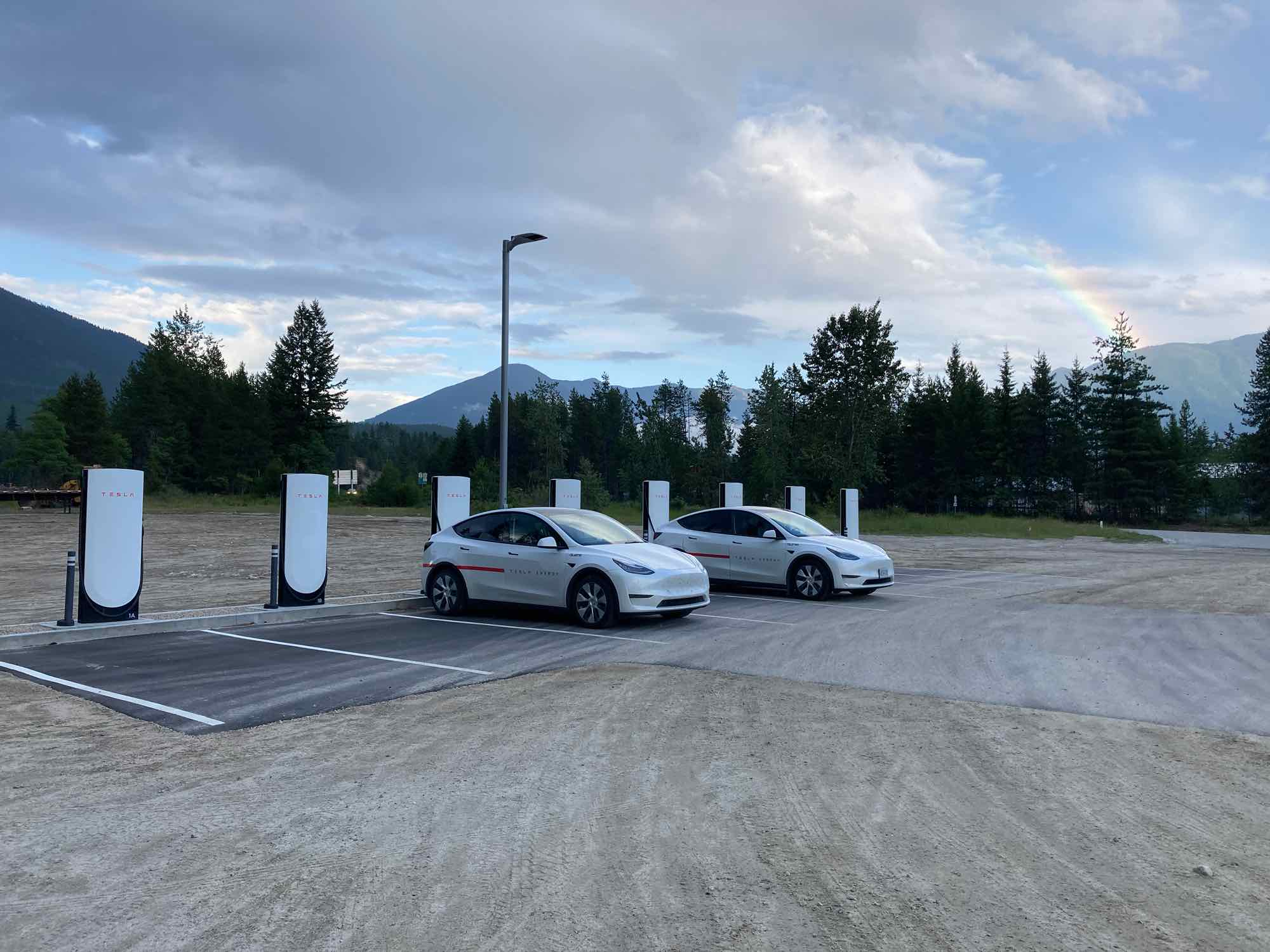 Tesla Opens Supercharger in Nakusp - Nakusp 