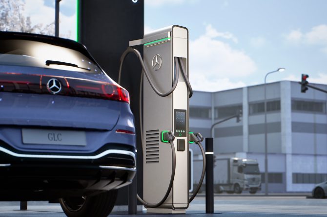 Mercedes-Benz setzt neue Maßstäbe für das öffentliche Laden: Integration von revolutionärem High-Performance-Schnelllader in das firmeneigene SchnellladenetzMercedes-Benz sets new standards for public charging: Integration of revolutionary high-perf