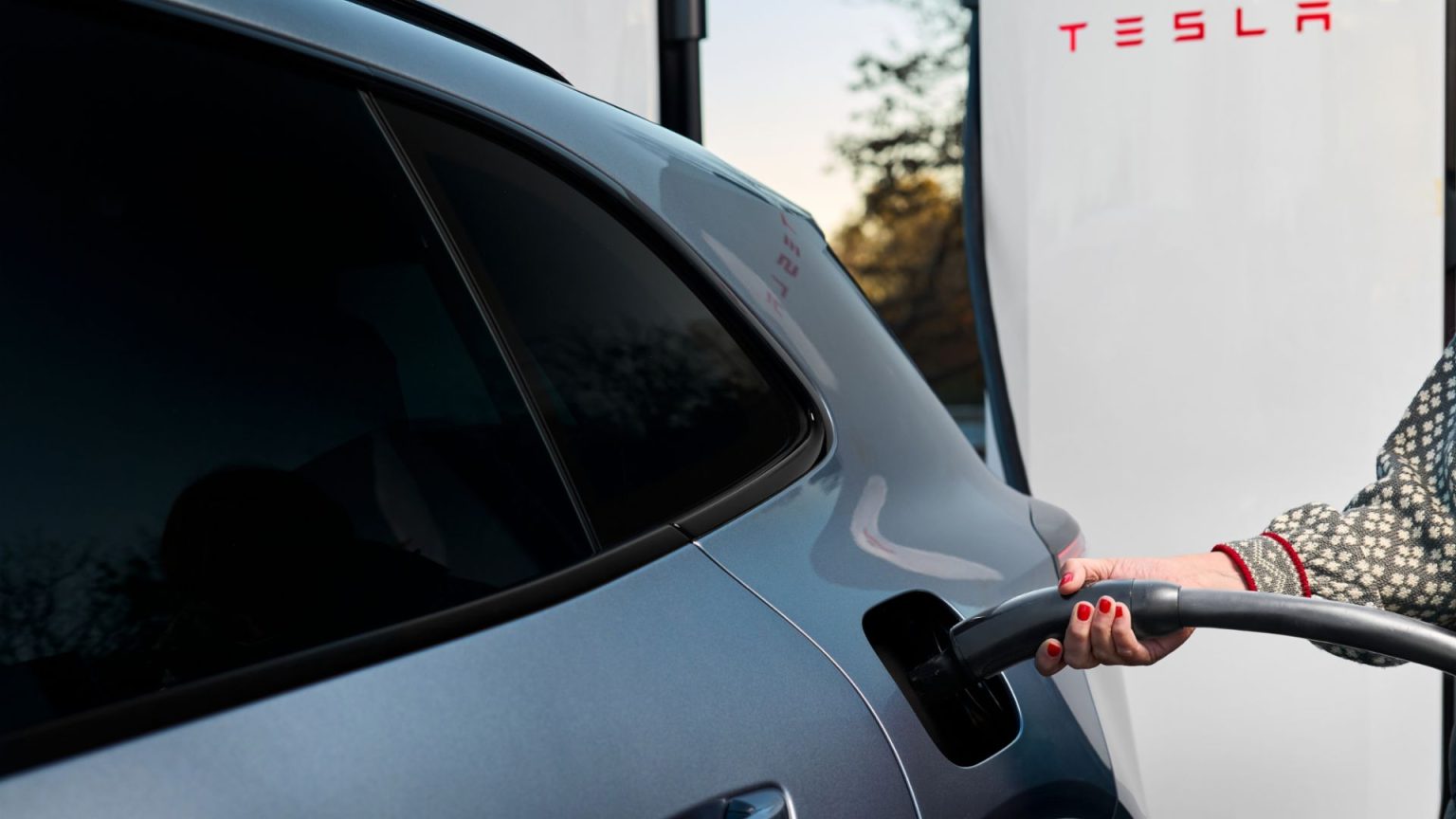 Porsche adds Plug & Charge support for Tesla Superchargers in Canada ...