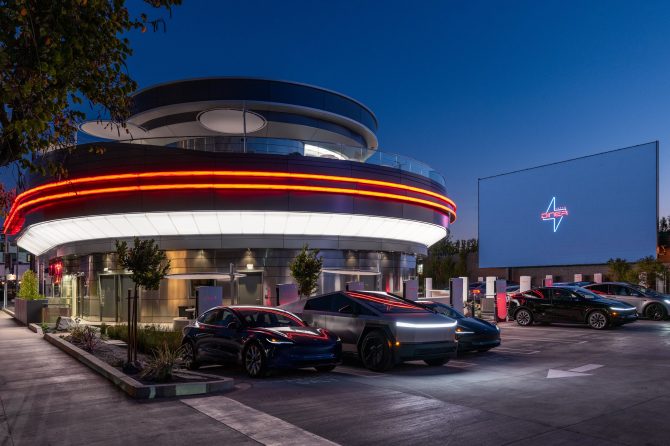 Tesla Supercharger Diner in Los Angeles
