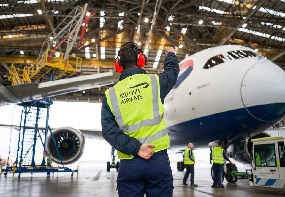 British_Airways-British_Airways_first_787_aircraft_being_fitted_with_Starlink-960x720-ref207396