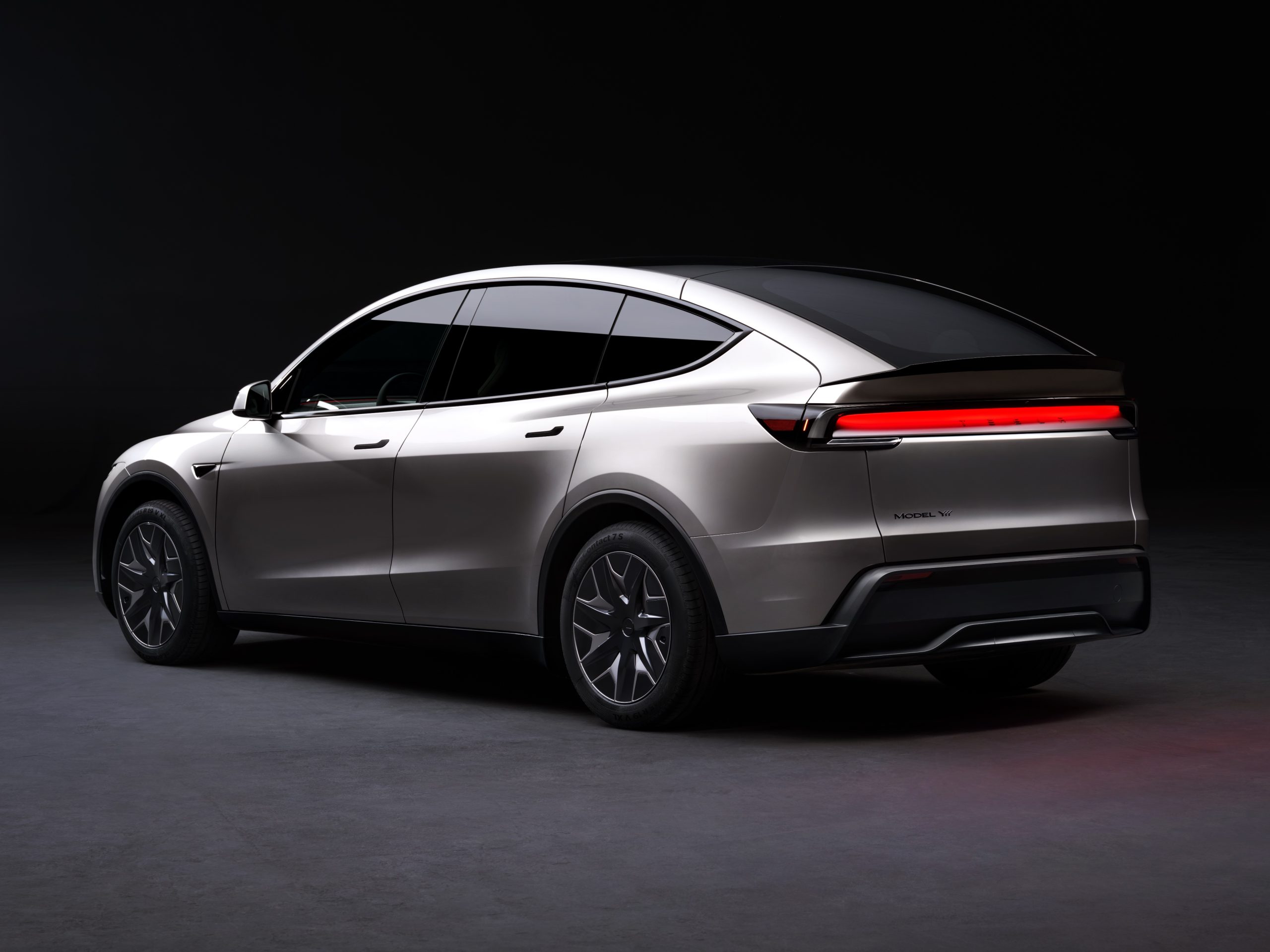 Tesla Model Y L Body Arrives at Giga Texas, Sales Launch in Thailand