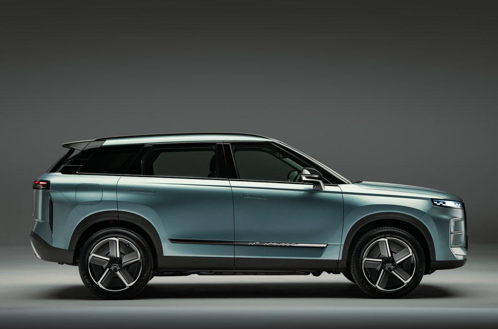 1_jaecoo_7_phev_side