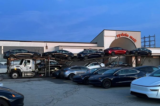 model 3 premium rwd arriving canada