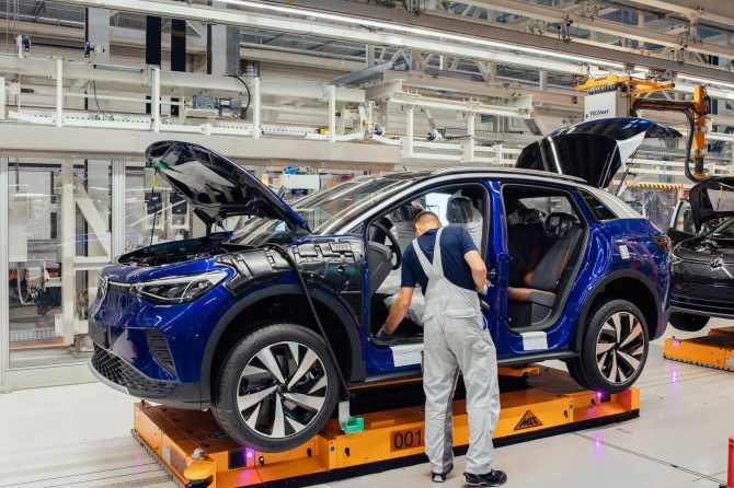 vw-id-4-production-line