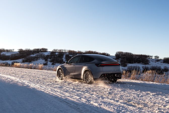 modely drifting in snow