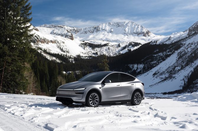modely snow