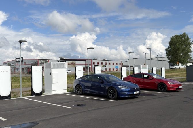 tesla supercharger sweden