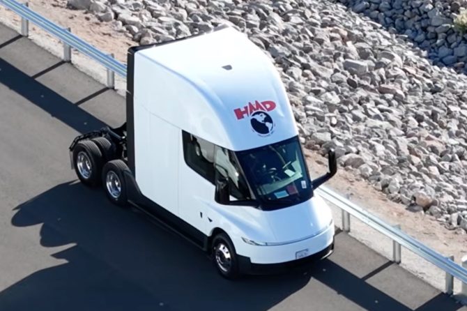 hmd tesla semi