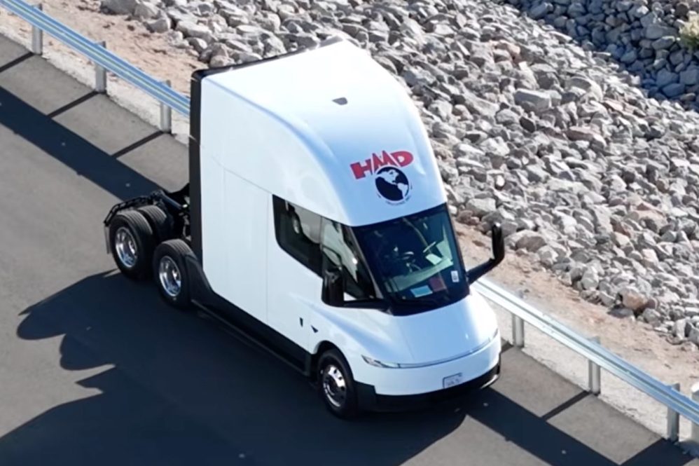hmd tesla semi