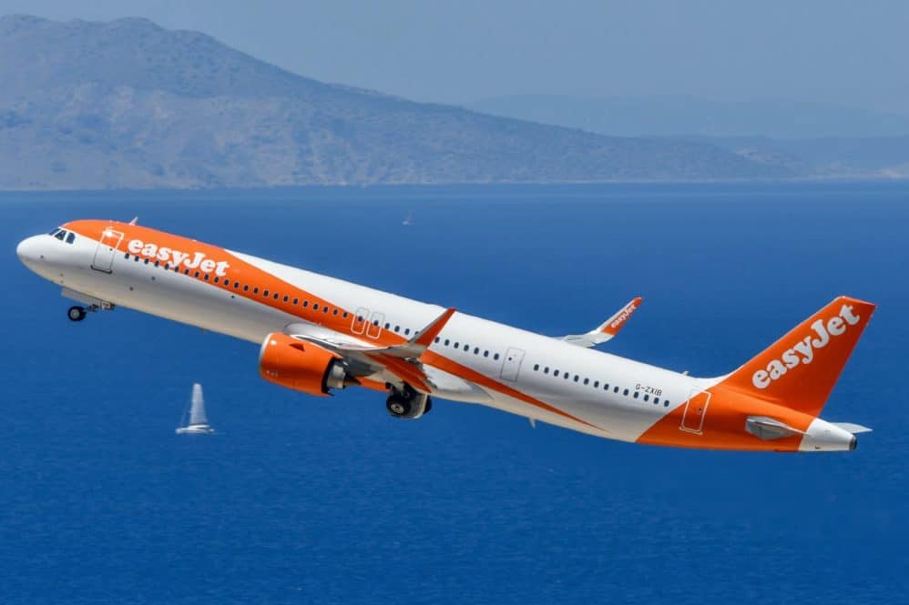 easyjet taking off
