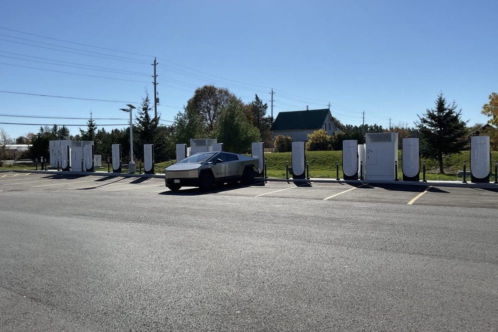kingston tesla supercharger