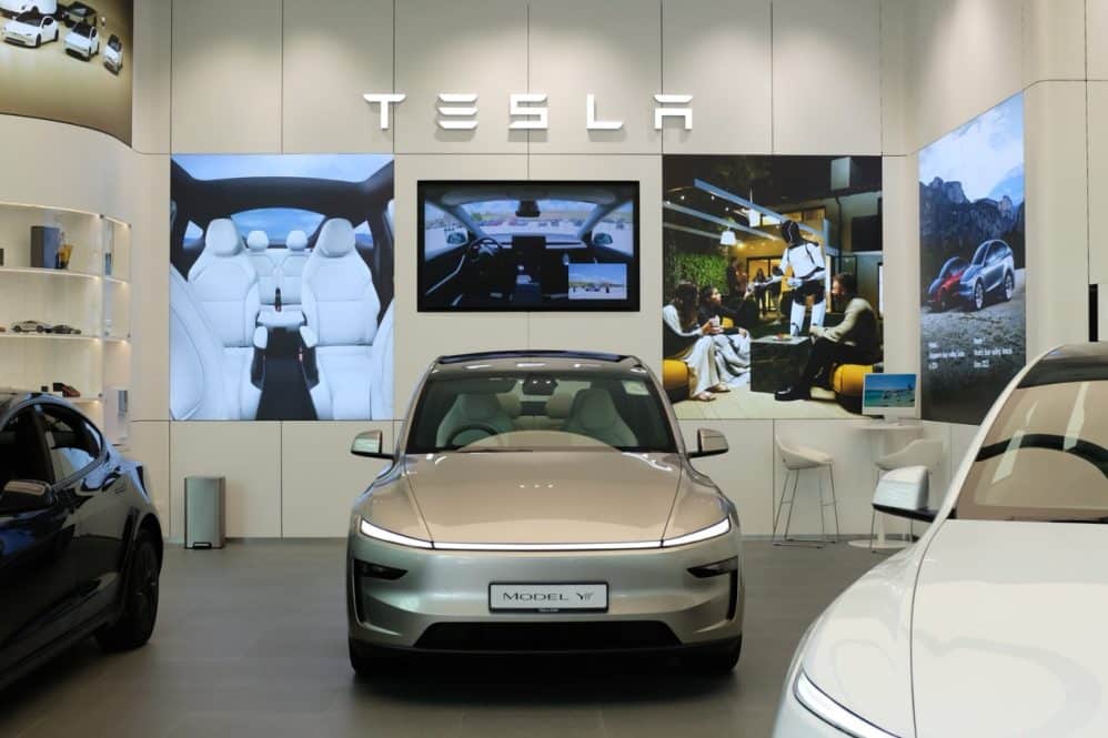 tesla store in singapore
