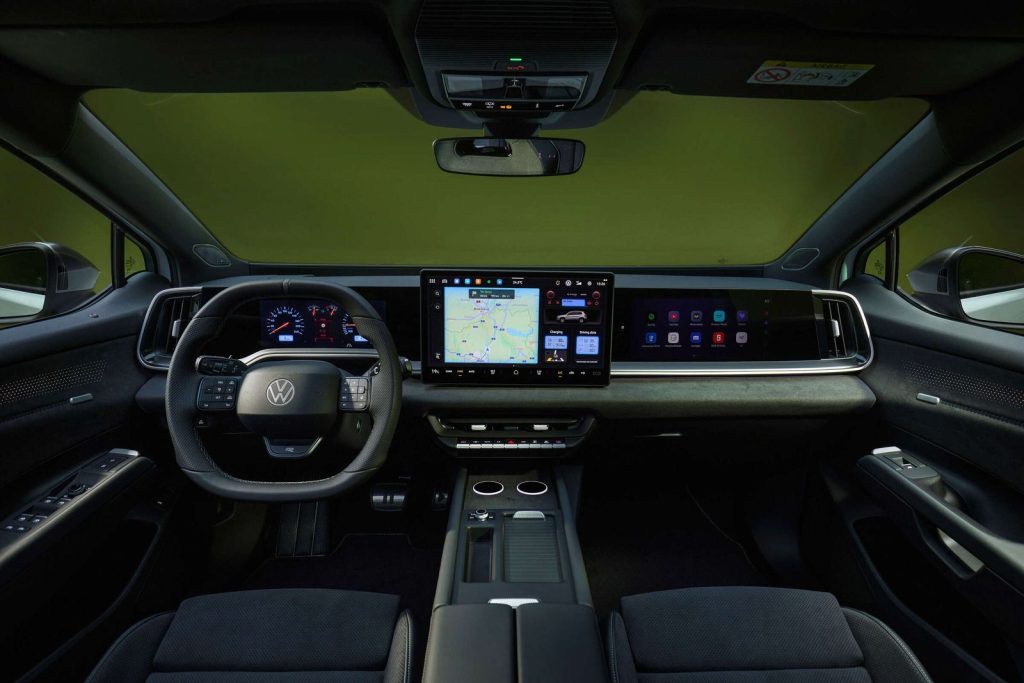 Volkswagen ID. Tiguan cockpit with driver display, 15-inch touchscreen and passenger display